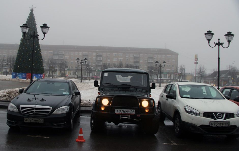 Беспредел на парковке у администрации в Сергиевом Посаде