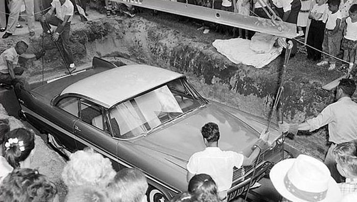 Plymouth Belvedere 1957 - спустя полвека под землей