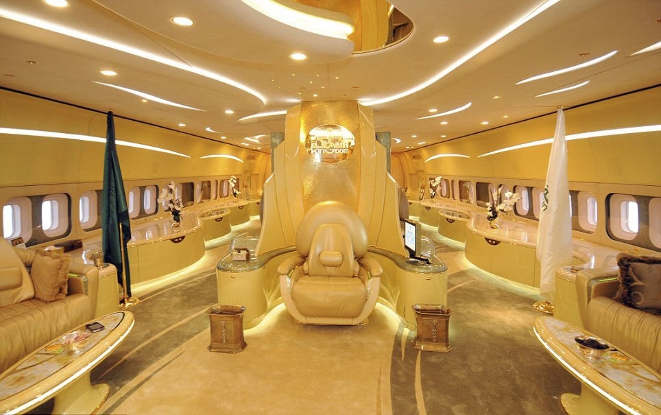 Внутри личного самолета короля Саудовской Аравии