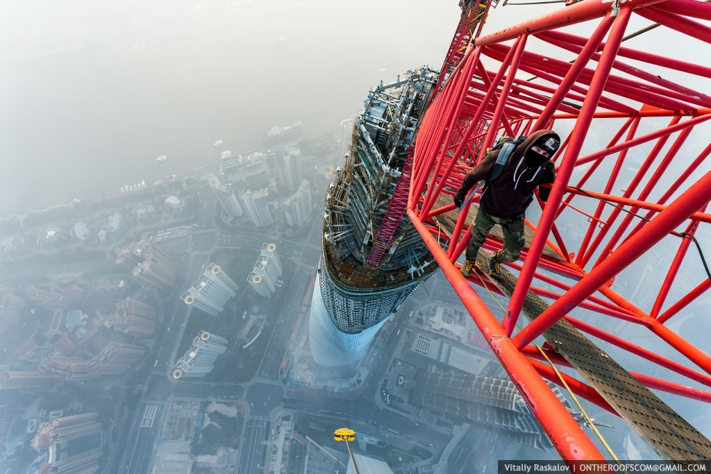 Shanghai Tower (650 meters)