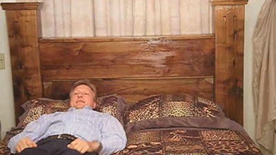 Ты дома один, а тут шорох в квартире 