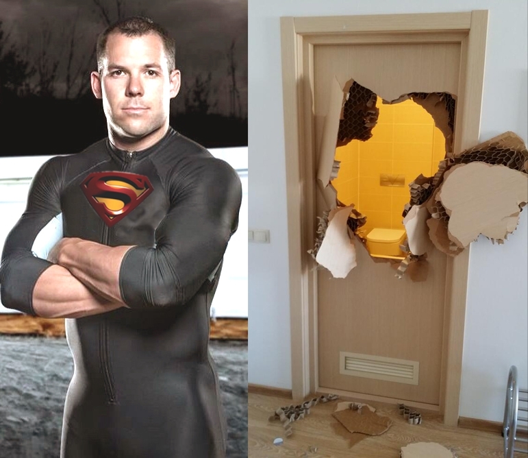 Американский бобслеист разбивший дверь (фотошоп)