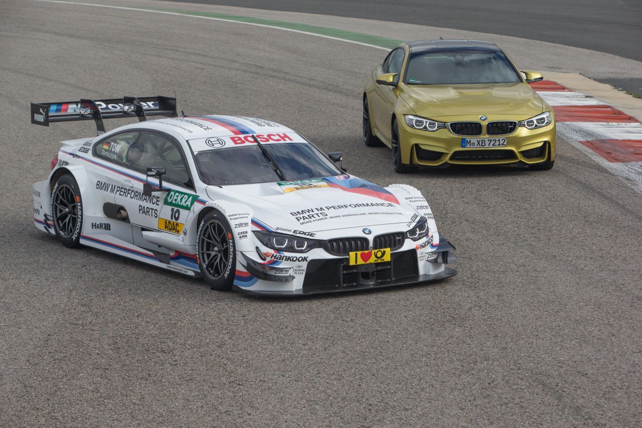 BMW M4 DTM готова к гонкам