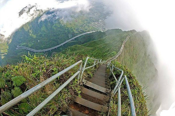  Лестница в небеса на острове Оаху, Гавайи