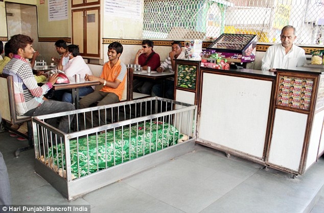 Индийский бизнесмен открыл ресторан на кладбище