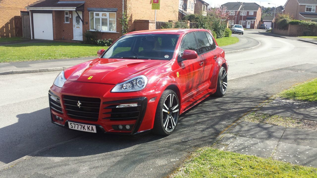 Британец преобразил Porsche Cayenne в кроссовер Ferrari