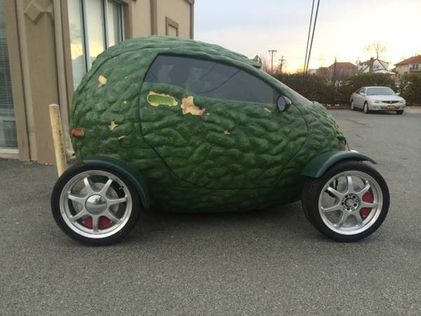 Фотка дня: автомобиль-авокадо на продажу