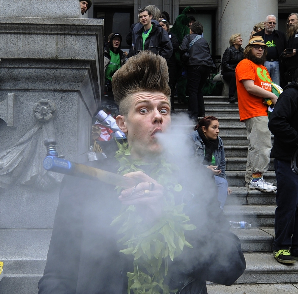 Празднования 420