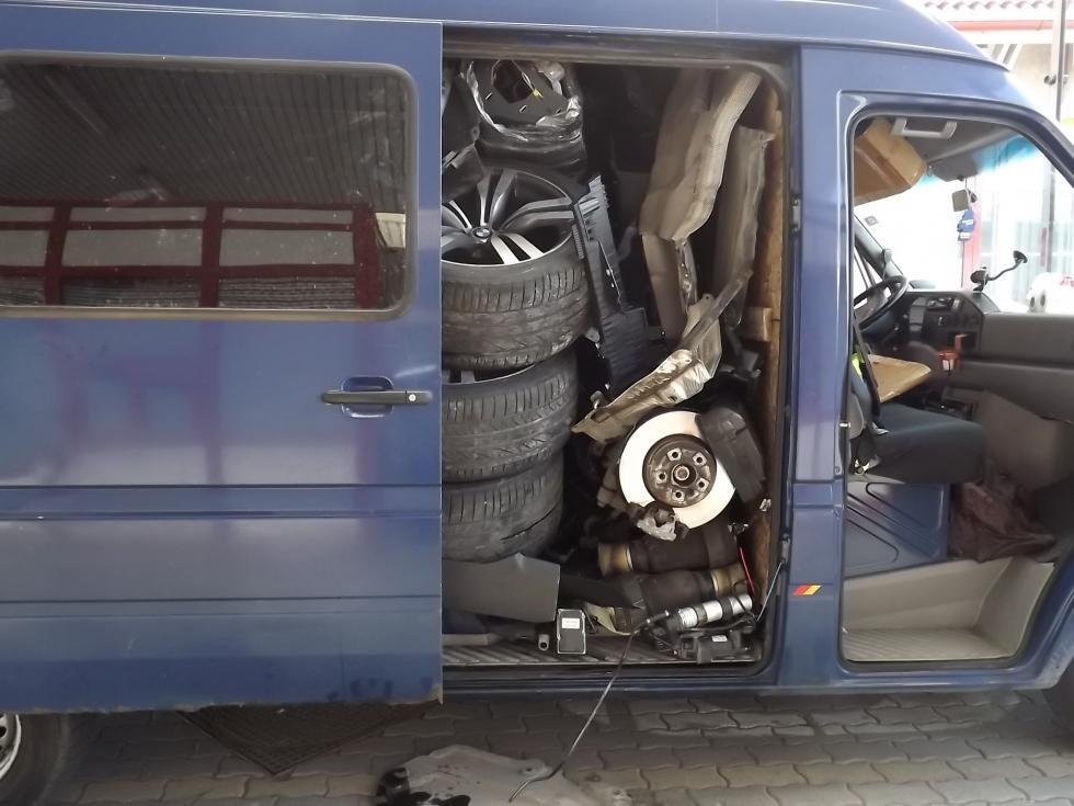 Румын пытался перевезти угнанный BMW X6 в Volkswagen LT