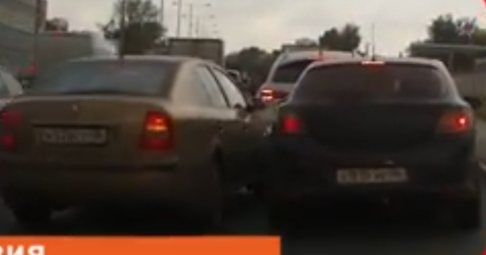 Автохам на Skoda или гоячий водитель Opel Astra?