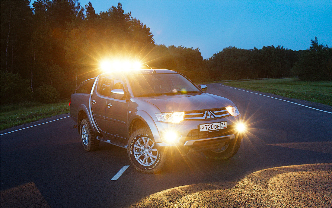 Mitsubishi L200: Ударим пикапом по бездорожью