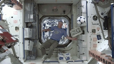 Футбол в космосе