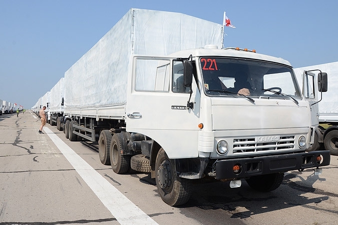 Благодаря журналистам колонну на трассе стали узнавать