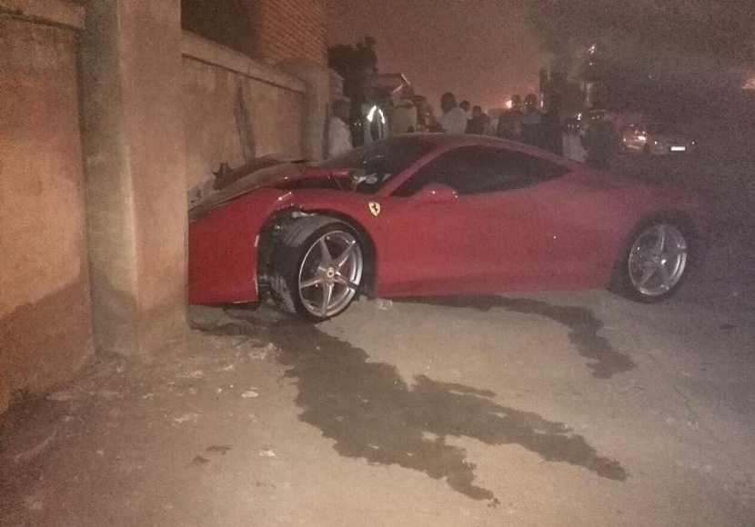Разбил  Ferrari из-за ссоры с девушкой