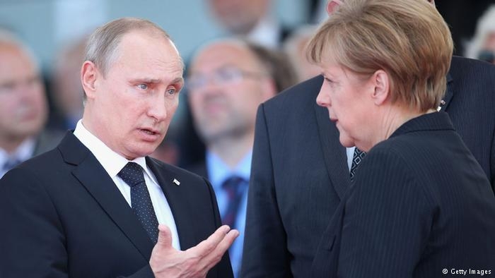 Меркель просит разъяснений по поводу присутствия войск РФ на Украине