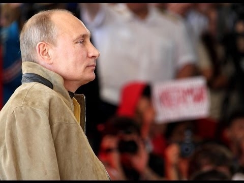 Владимир Путин выступает на Селигере 