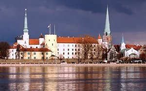 Число граждан России в Латвии постоянно растет