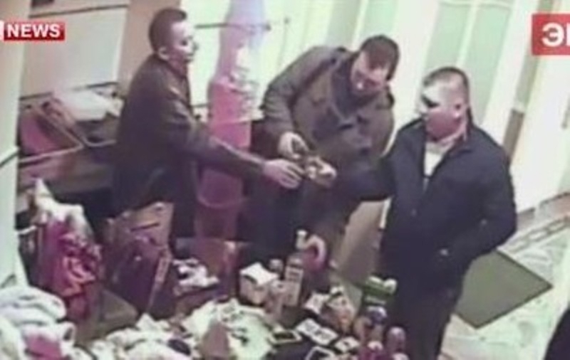 Контрольная закупка. В Москве полицейские устроили дебош в борделе