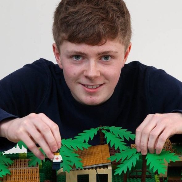 Шотландец воспроизвел голливудскую классику с помощью Lego