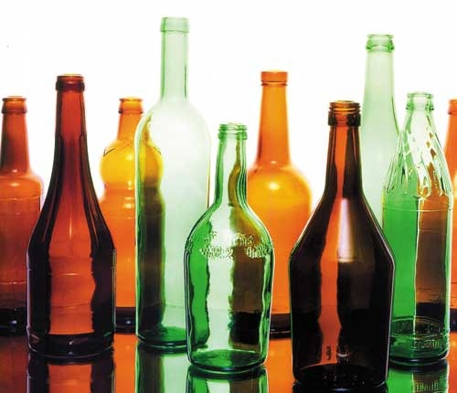 Почему пустую бутылку ставят под стол 