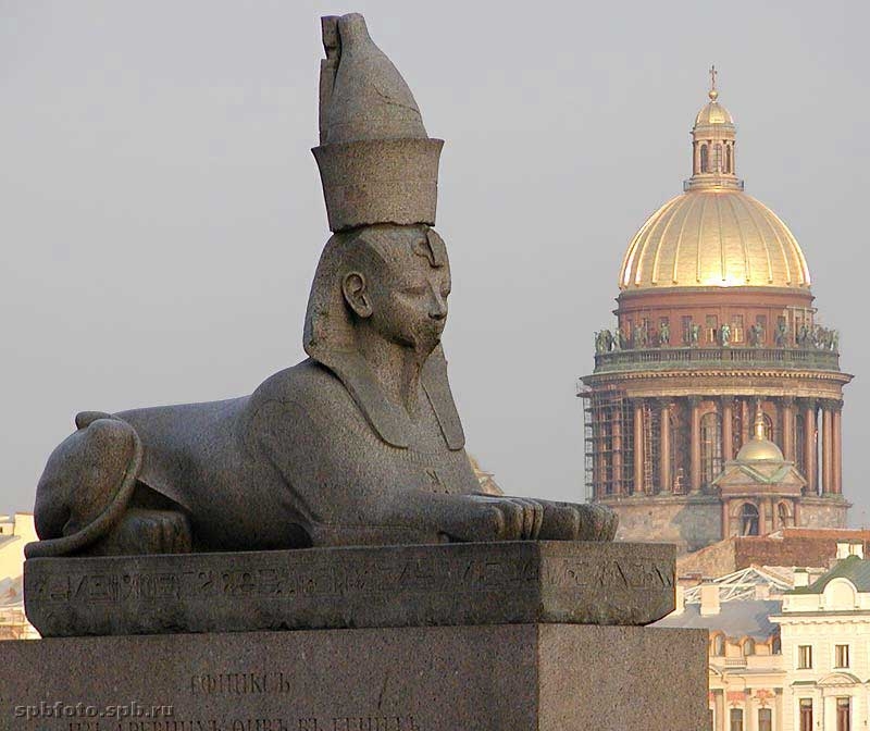 Откуда сфинксы на набережной Санкт-Петербурга