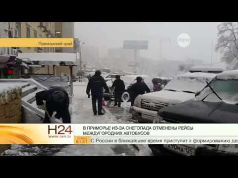Снегопад парализовал движение на юге России