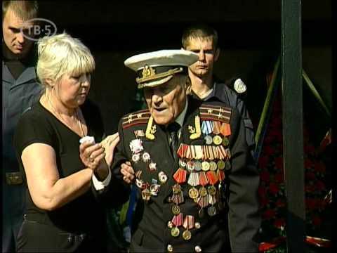Ветеран ВОВ на похоронах убитого в зоне АТО внука-военного