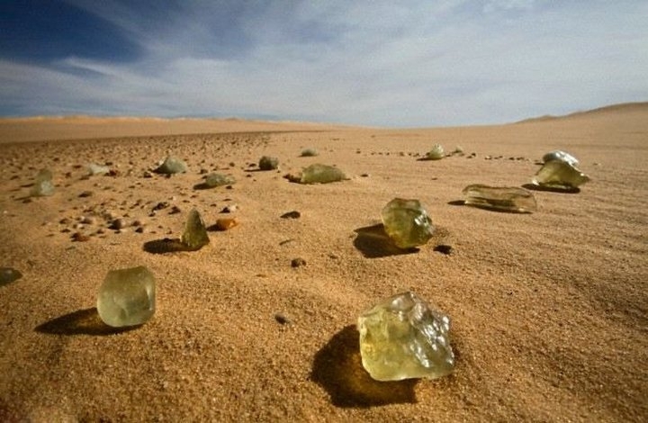 Ливийское пустынное стекло — самый редкий минерал на земле