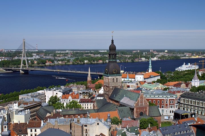 В Латвии считают, что рубль ударит по экономике страны сильнее санкций