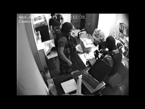 Милиция грабит ювелирный магазин в центре Киева