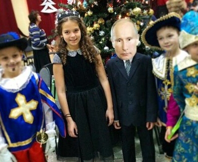В Благовещенске ребенок пришел на новогодний утренник в костюме Путина