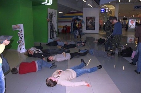 В Киеве избили клоунов, мешавших смотреть российские фильмы 
