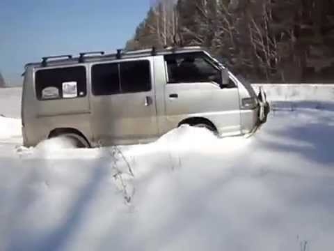 Mitsubishi Delica L300 - ЗИМА (driving on snow)