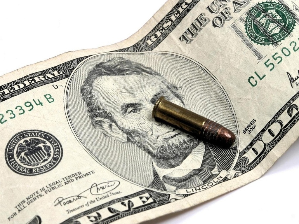 Доллар и война  