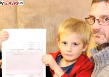 Пятилетний британец получил счет за неявку на день рождения друга