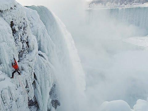 Will Gadd первое восхождение по замёрзшей части водопада Ниагара