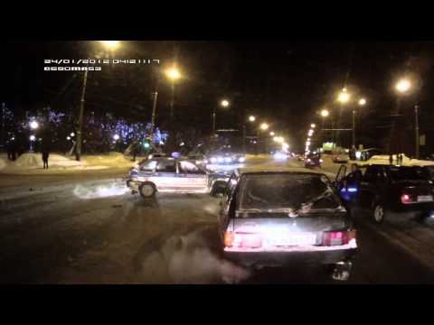 Столкновение с полицейским автомобилем