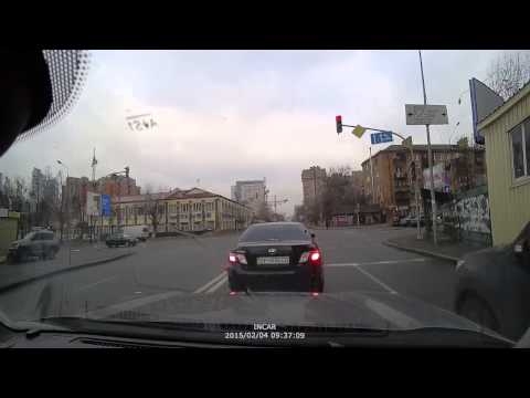 Столкновение на перекрестке - ДТП в Киеве