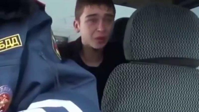 Пацан разбил папину машину 