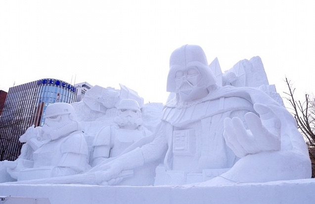 Скульптура &quot;Звездные войны&quot; на Снежном фестивале