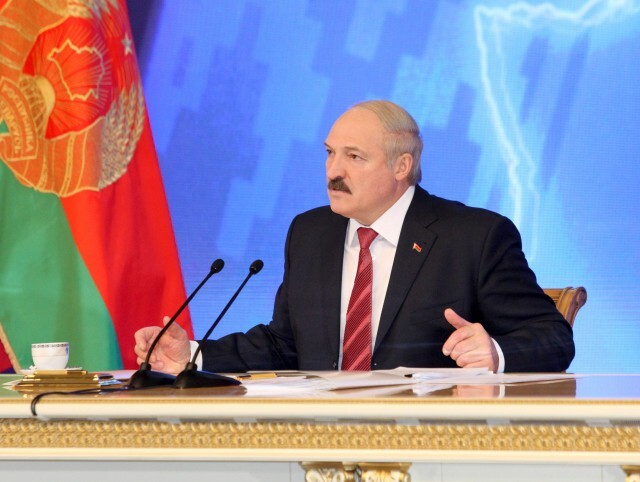 Лукашенко поручил не пропускать в Белоруссию боевиков с Украины