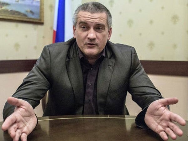 Аксенов призвал крымчан не спешить с возвратом кредитов