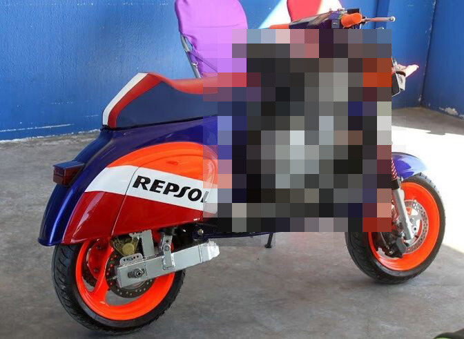 Тырчик Vespa Repsol CBR с литровым мотором