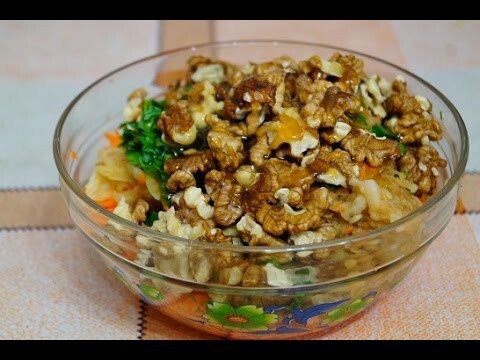 Полезный салат с орехами и медом