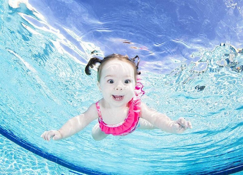 Невероятные и восхитительные снимки плавающих малышей