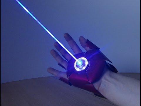 Фанат лазеров из Германии, создал перчатку Железного человека