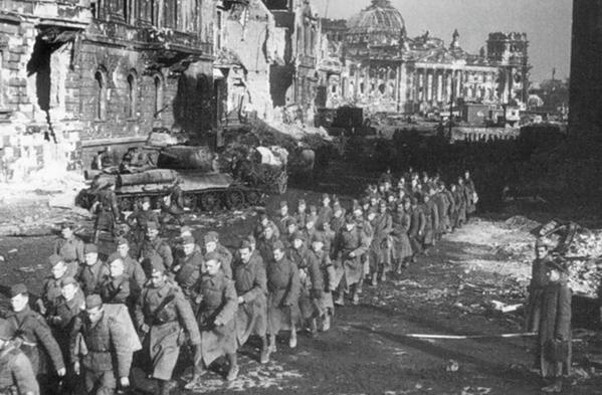  Советские войска возле Рейхстага
