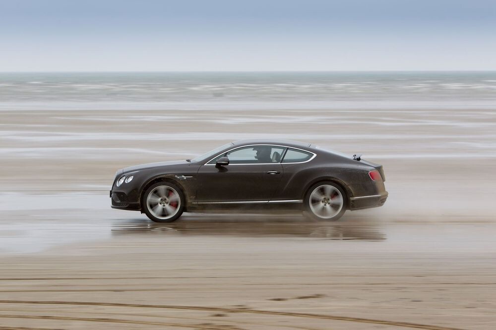 Bentley Continental GT Speed побил рекорд скорости на пляже