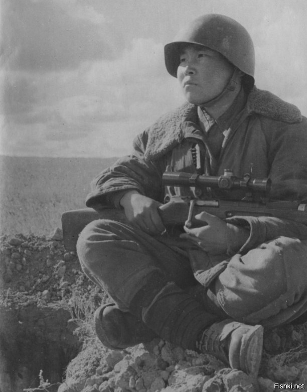 Советский снайпер Максим Александрович Пассар