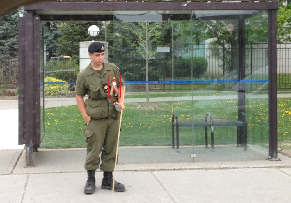 Канадский солдат с Георгиевской лентой на груди